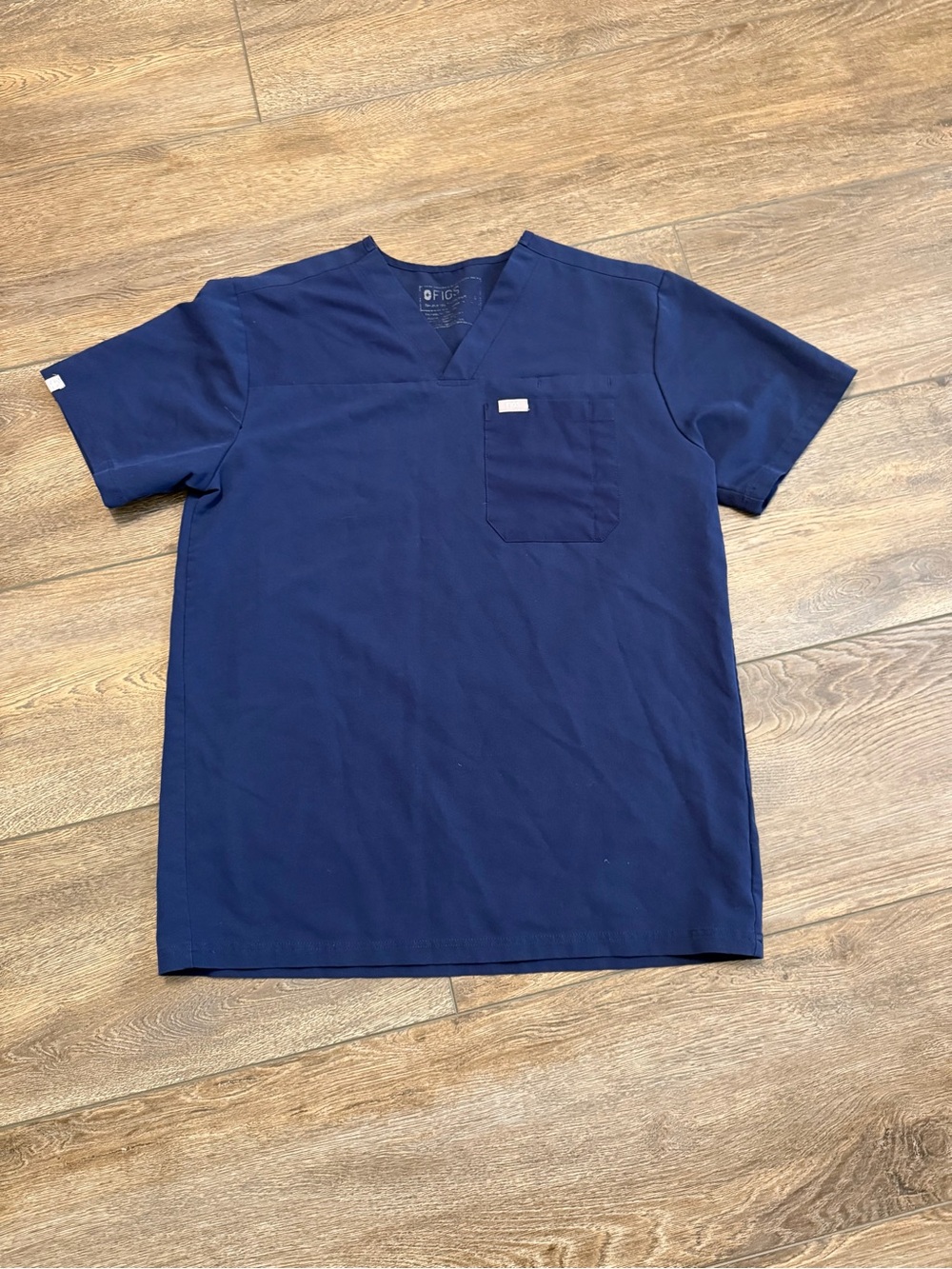 Figs Men's Navy V-Neck Short Sleeve Top